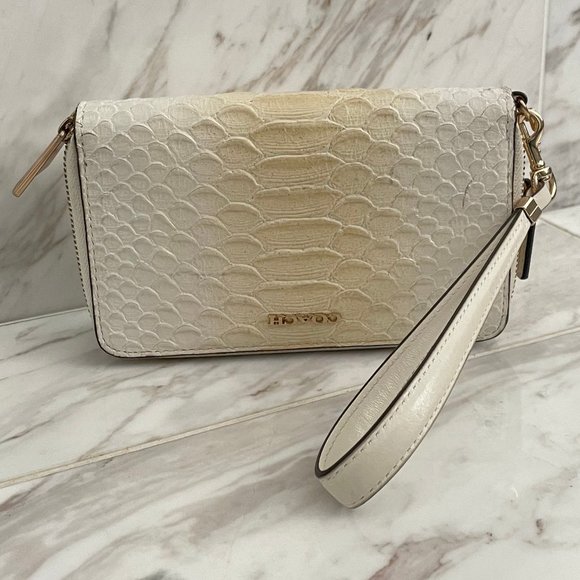 COACH White Leather Wristlet - Picture 13 of 15
